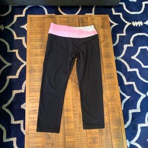 Size 6 lululemon crop yoga pants